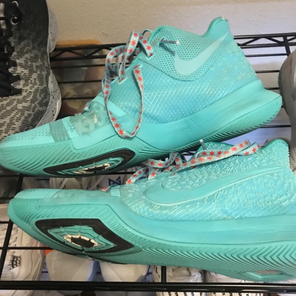 Nike kyrie 3 Tiffany - Picture 2 of 5